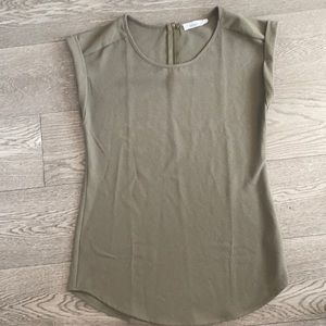 Women’s green dress shirt